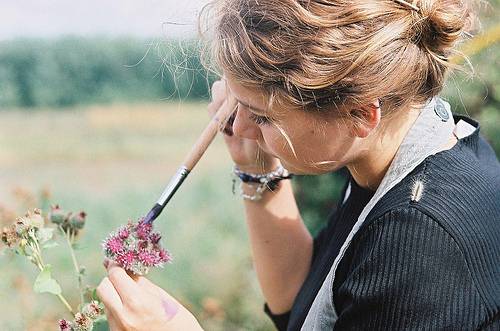 绘出属于自己的意境女生画画头像