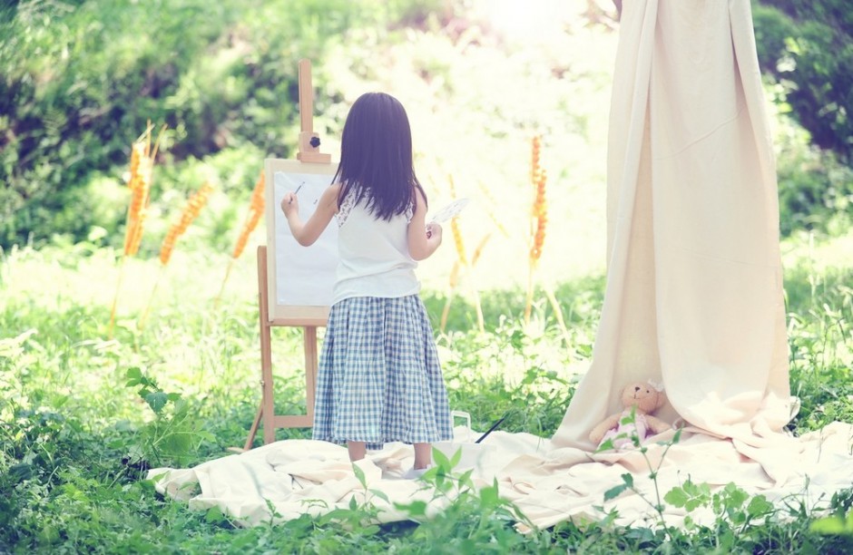 绘出属于自己的意境女生画画头像