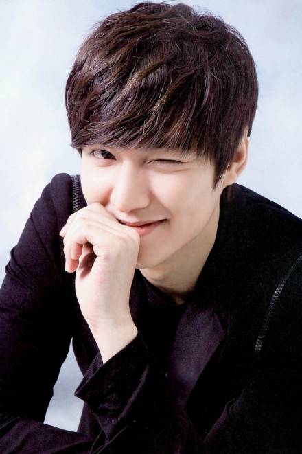 韩国阳光帅气的大男孩李敏镐图片