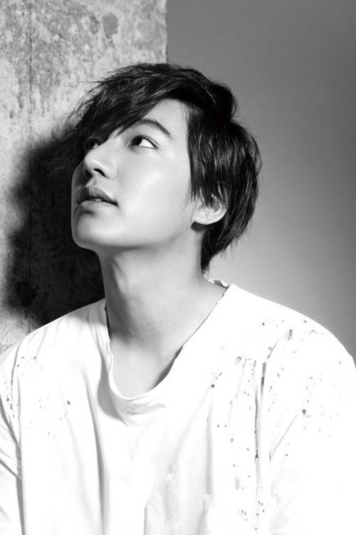 韩国阳光帅气的大男孩李敏镐图片