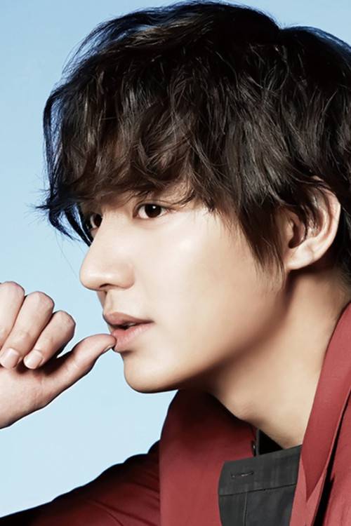 韩国阳光帅气的大男孩李敏镐图片