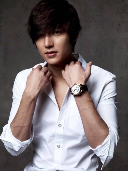 韩国阳光帅气的大男孩李敏镐图片