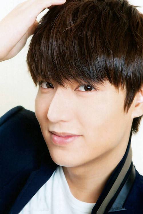 韩国阳光帅气的大男孩李敏镐图片