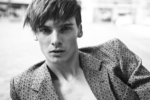 思念的极限 欧美伤感男生图片