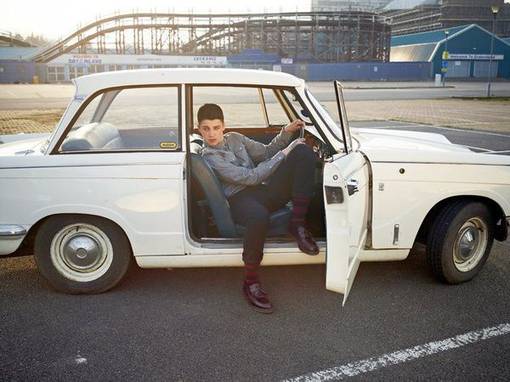 欧美风个性朋克男生图片