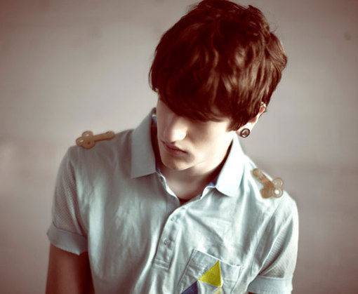 欧美风个性朋克男生图片