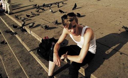 欧美风个性朋克男生图片