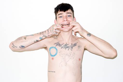 欧美风个性朋克男生图片