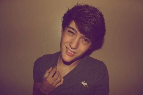 欧美风个性朋克男生图片