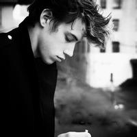 欧美范时尚黑白风格男生头像