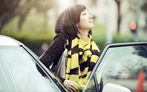 超可爱的阳光开朗型女生图片