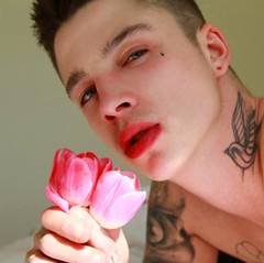 精选中外男生霸气纹身头像图片