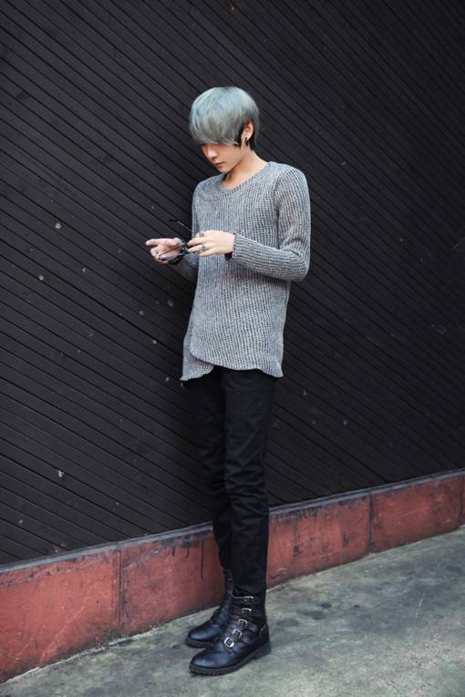 阳光帅气的长发男生图片欣赏