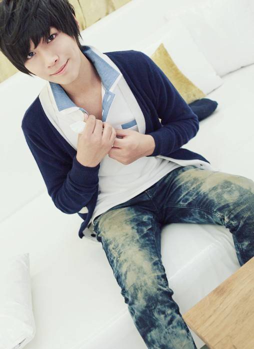 阳光帅气的长发男生图片欣赏