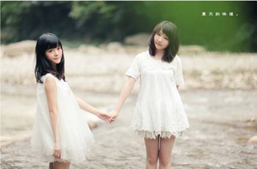 甜美动人的女生闺蜜头像一左一右