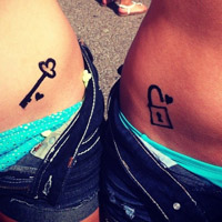 甜蜜浪漫的qq情侣纹身头像