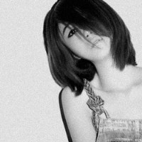 冷酷霸气的美女黑白个性头像