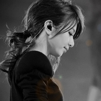 冷酷霸气的美女黑白个性头像