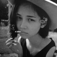 冷酷霸气的美女黑白个性头像