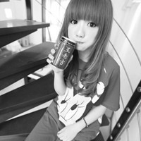 最新qq女生黑白伤感头像图片