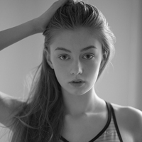 精选最热的高冷女生黑白头像