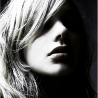 精选最热的高冷女生黑白头像