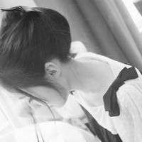 男女混搭伤感黑白带字头像图片