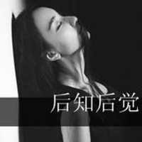 美女伤感带字黑白头像图片