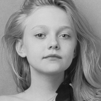 最新时尚欧美女生黑白头像合集