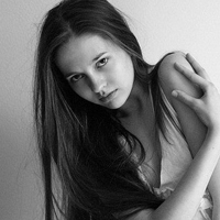 最新时尚欧美女生黑白头像合集