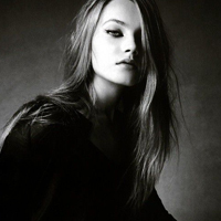 最新时尚欧美女生黑白头像合集