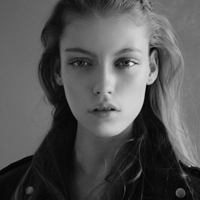 最新时尚欧美女生黑白头像合集