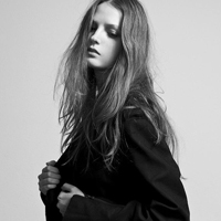 最新时尚欧美女生黑白头像合集