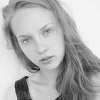 最新时尚欧美女生黑白头像合集