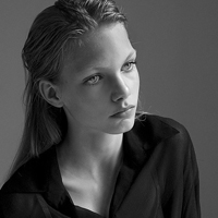 最新时尚欧美女生黑白头像合集