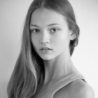 最新时尚欧美女生黑白头像合集