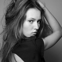 最新时尚欧美女生黑白头像合集