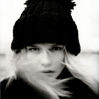 最新时尚欧美女生黑白头像合集