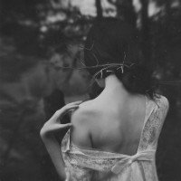 另类诡异恐怖的女生黑白qq头像