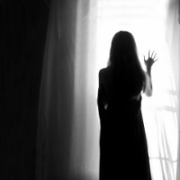 另类诡异恐怖的女生黑白qq头像