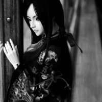 另类诡异恐怖的女生黑白qq头像