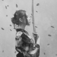 另类诡异恐怖的女生黑白qq头像