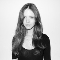 另类诡异恐怖的女生黑白qq头像