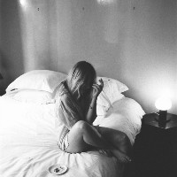 另类诡异恐怖的女生黑白qq头像