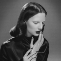 另类诡异恐怖的女生黑白qq头像