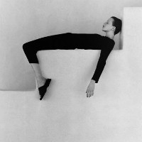 另类诡异恐怖的女生黑白qq头像