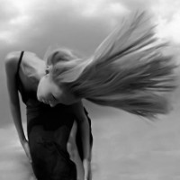 另类诡异恐怖的女生黑白qq头像