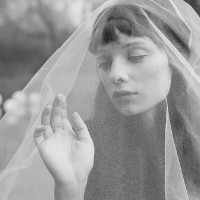 另类诡异恐怖的女生黑白qq头像