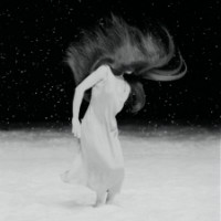 另类诡异恐怖的女生黑白qq头像