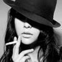 精选超拽霸气女生抽烟微信头像